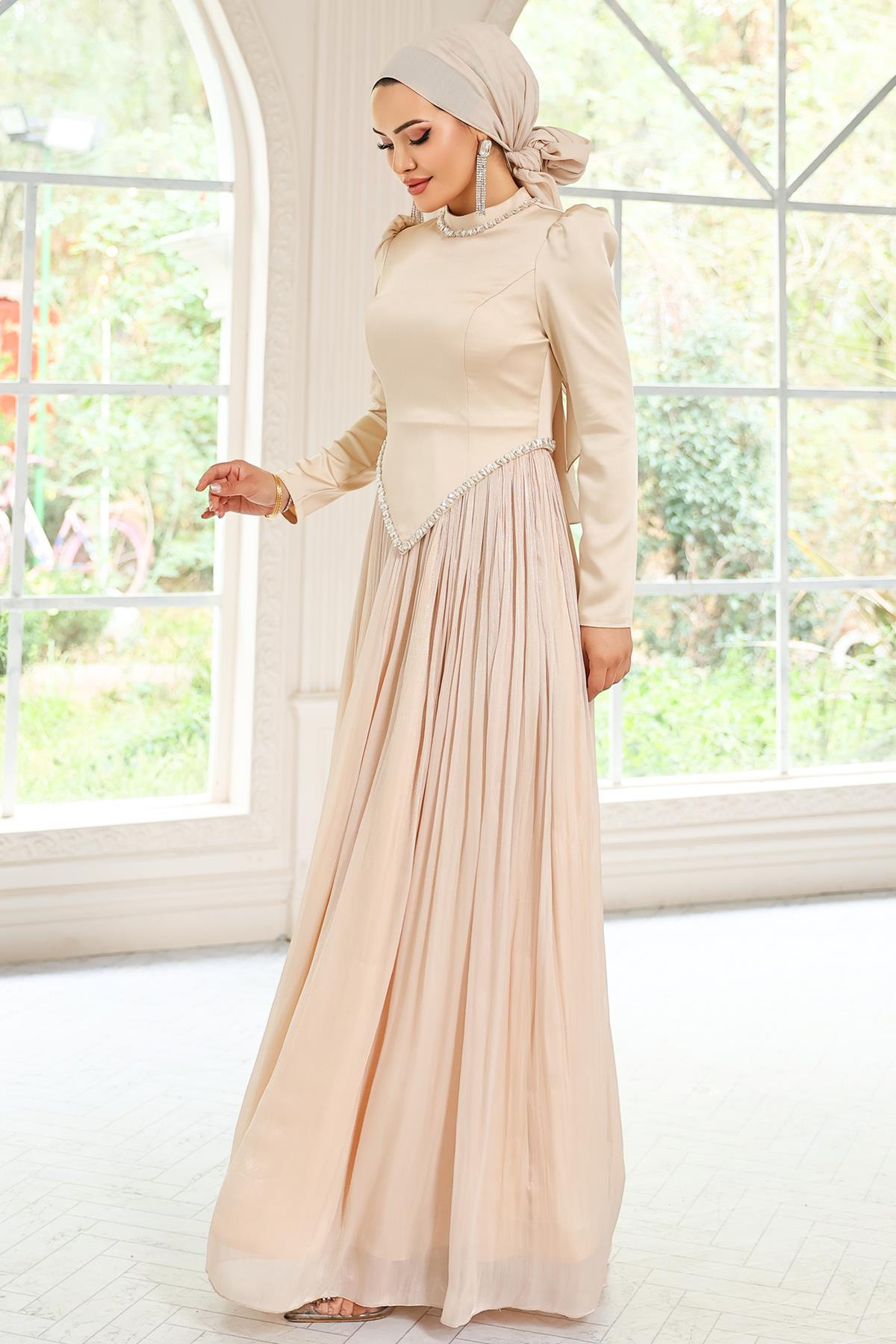 Taş Detaylı Eteği Piliseli Saten ve Yoryo İpek Tesettür Abiye Elbise KREM 1046