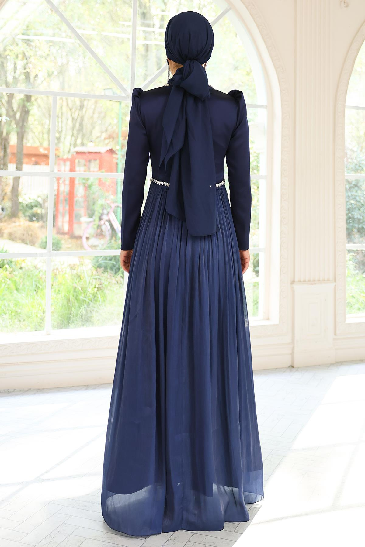 Taş Detaylı Eteği Piliseli Saten ve Yoryo İpek Tesettür Abiye Elbise LACİVERT 1046
