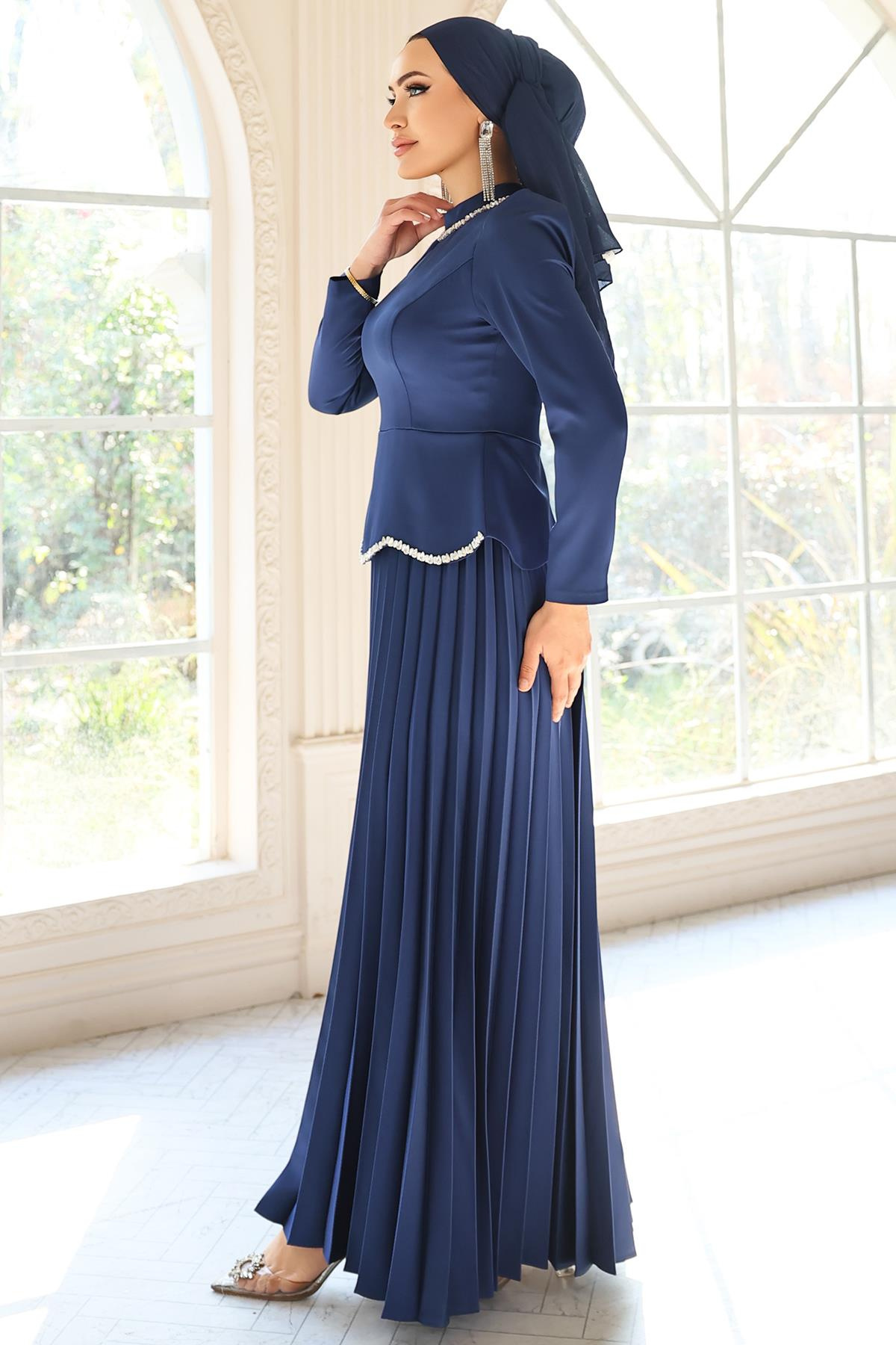 Taş ve İnci Detaylı Piliseli Saten Tesettür Abiye Elbise LACİVERT 1682