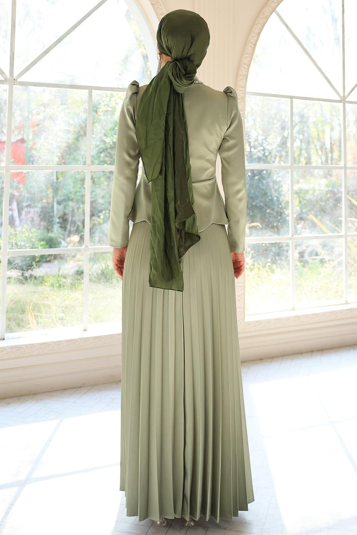 Taş ve İnci Detaylı Piliseli Saten Tesettür Abiye Elbise AÇIK YEŞİL 1682