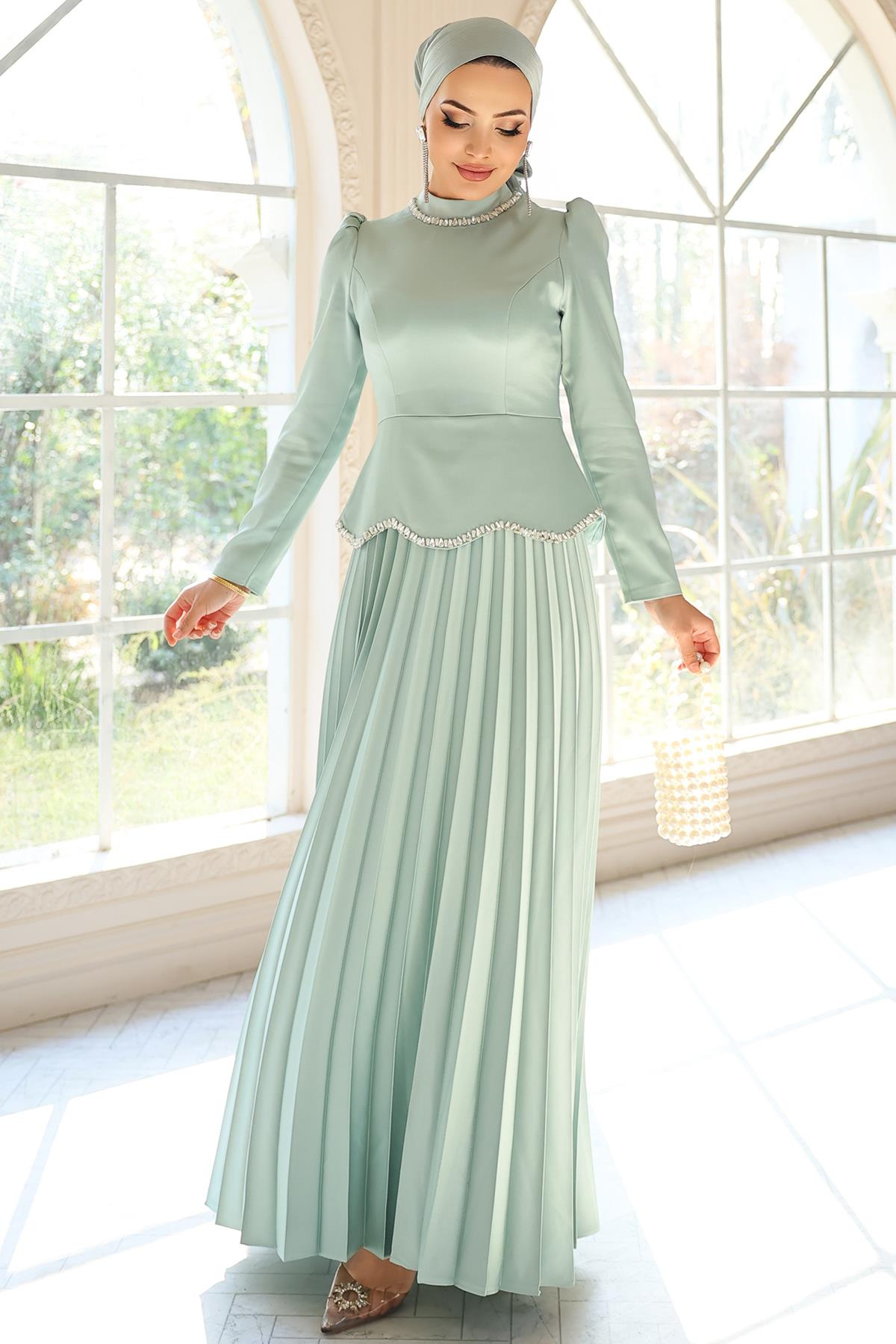 Taş ve İnci Detaylı Piliseli Saten Tesettür Abiye Elbise MİNT 1682
