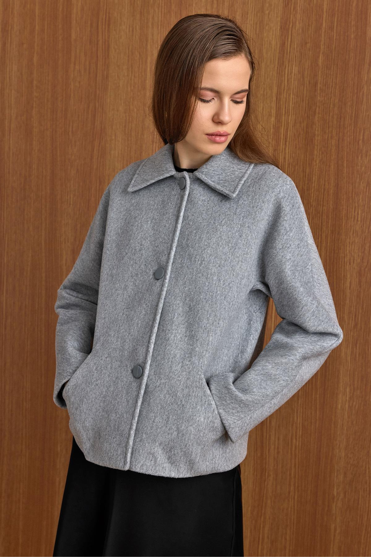 Yakası Çıkabilen Kürklü Kısa Kaban AÇIK GRİ 3158