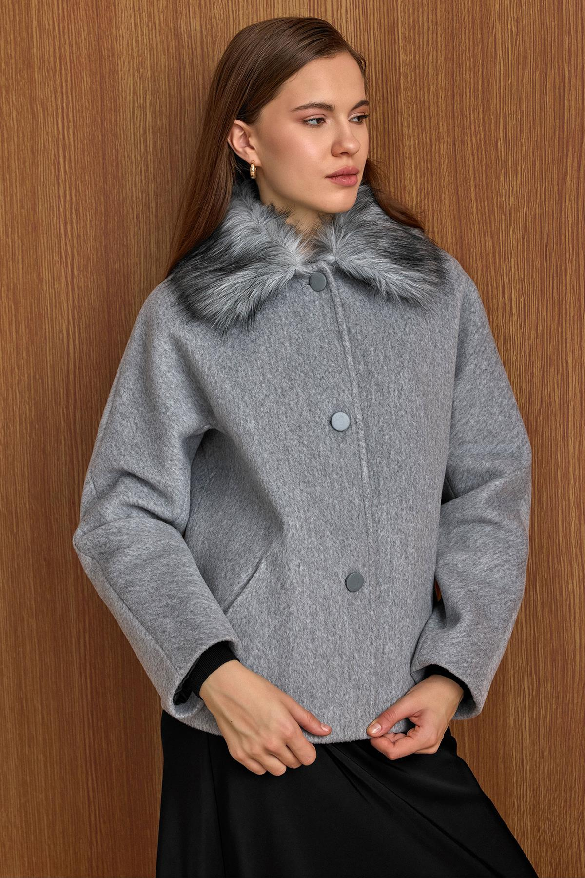 Yakası Çıkabilen Kürklü Kısa Kaban AÇIK GRİ 3158