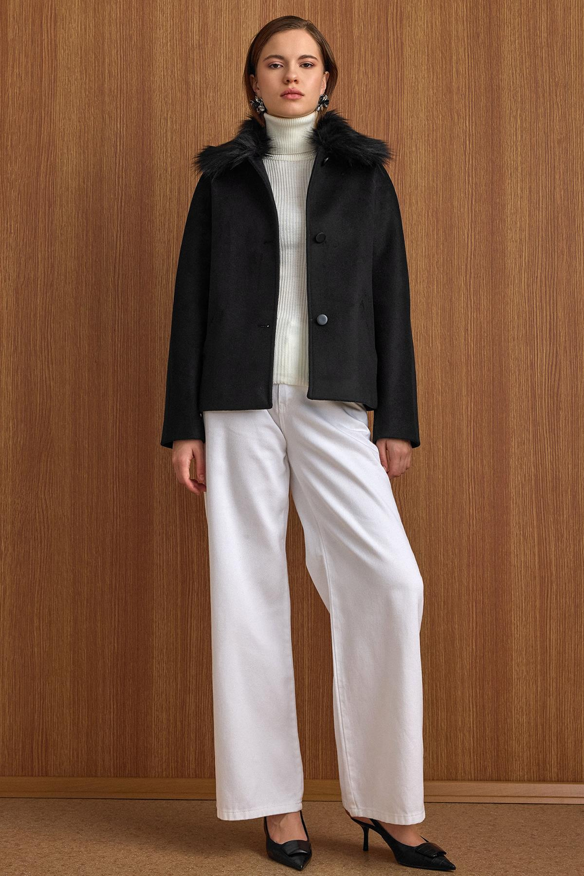 Yakası Çıkabilen Kürklü Kısa Kaban SİYAH 3158