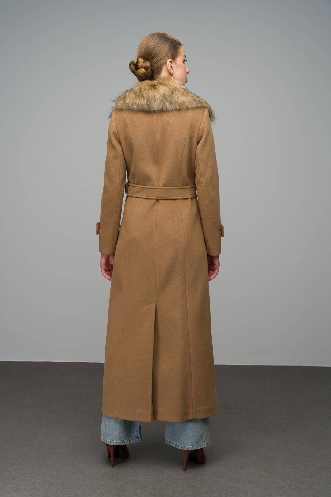 Yakası Çıkabilen Kürklü Kruvaze Manto K. KAMEL 3991