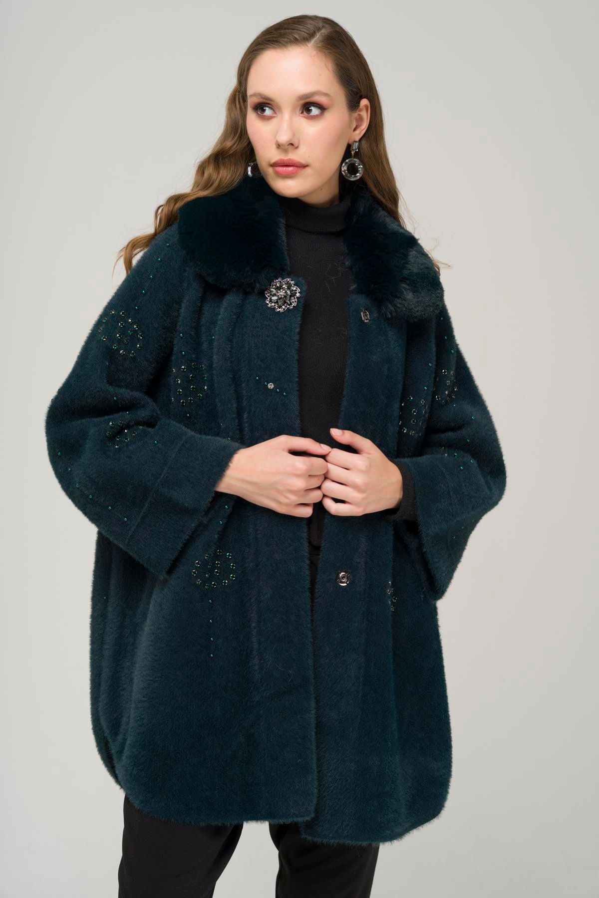 Yakası Çıkabilen Kürklü Taş ve İnci Bezeli Reglan Kol Yünlü Kaban YEŞİL 3971