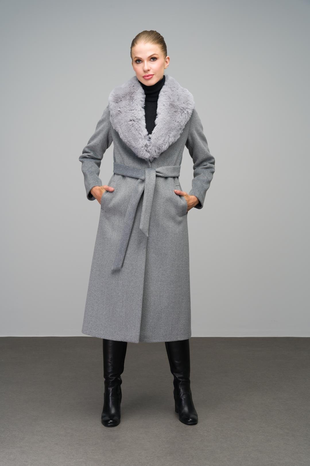 Mid-Length Coat with Detachable Fur Collar and Snap Closure A.GRI 3066