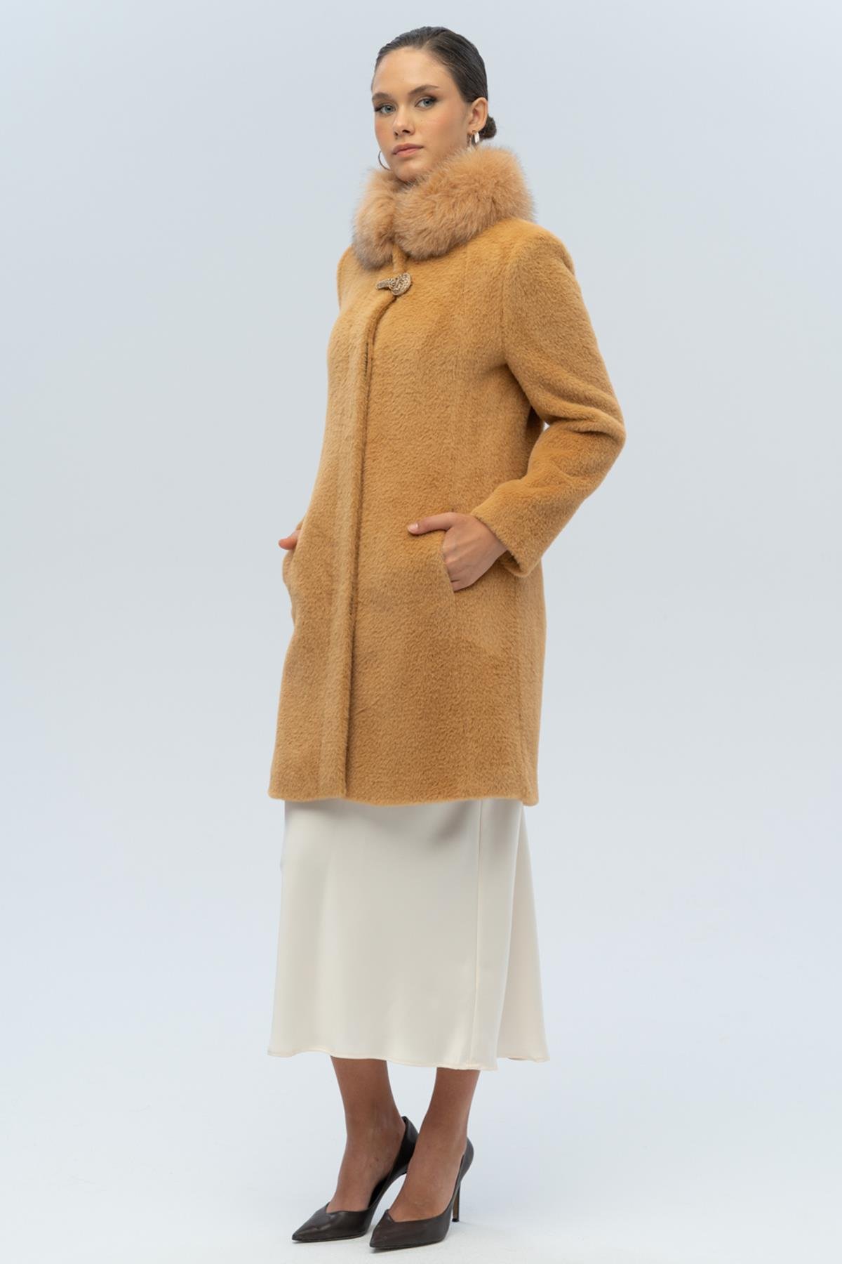 Yakası Çıkabilir Kürklü Özel Çıt Çıt Detaylı Premium Peluş Kaban KAMEL 3121-TK