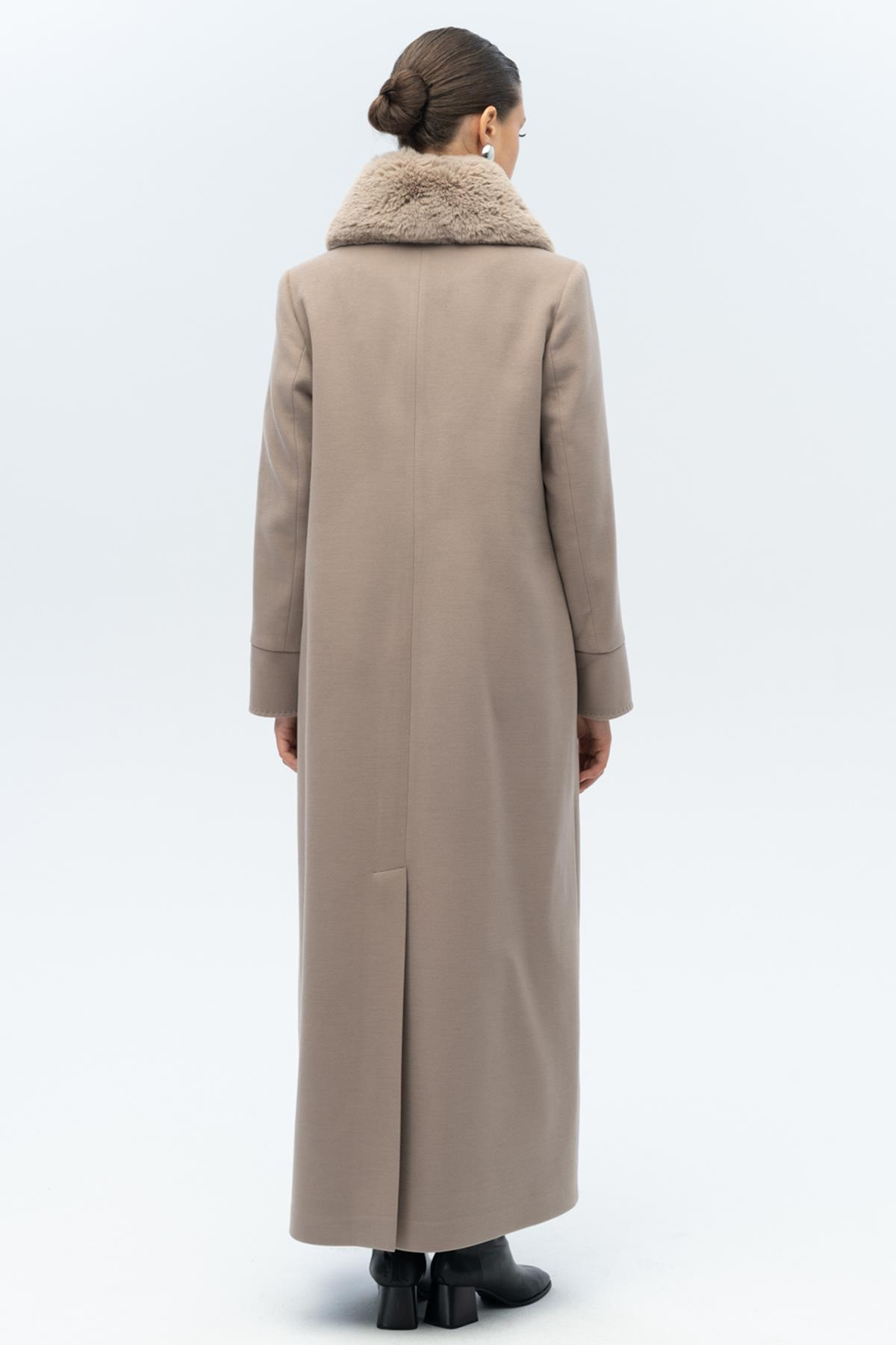 Large Size Coat with Detachable Fur Collar and Point Detail VIZON 3143