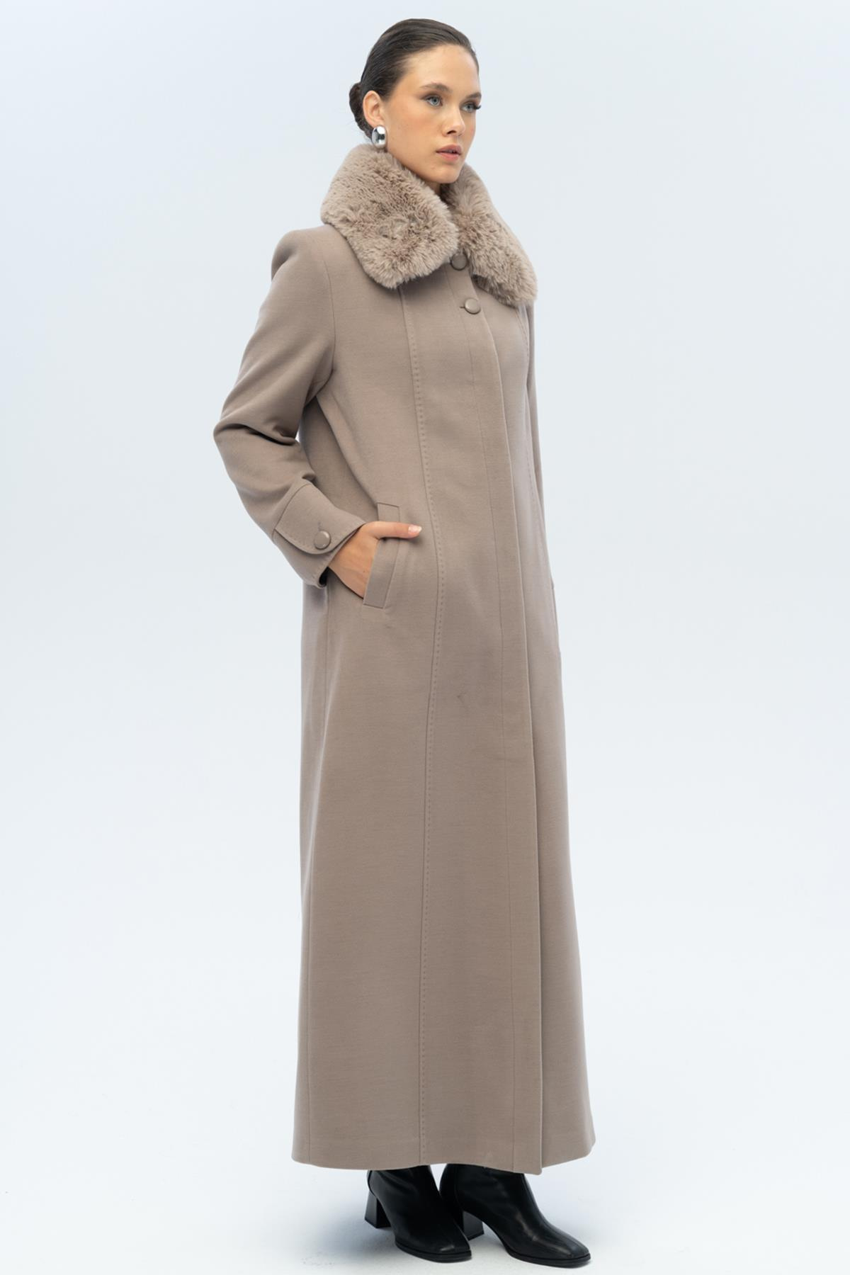 Large Size Coat with Detachable Fur Collar and Point Detail VIZON 3143