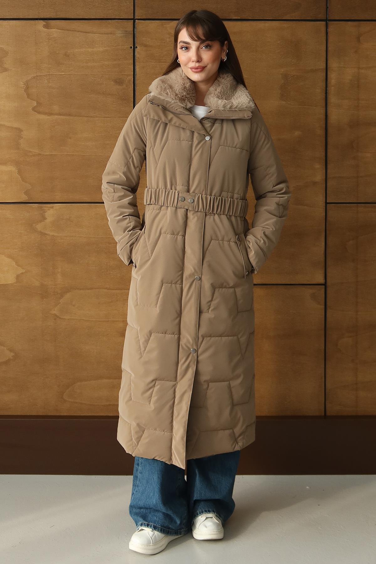 Yakası Kürk Detaylı Fermur Desenli Kapitone Uzun Mont S.KAHVE 6801