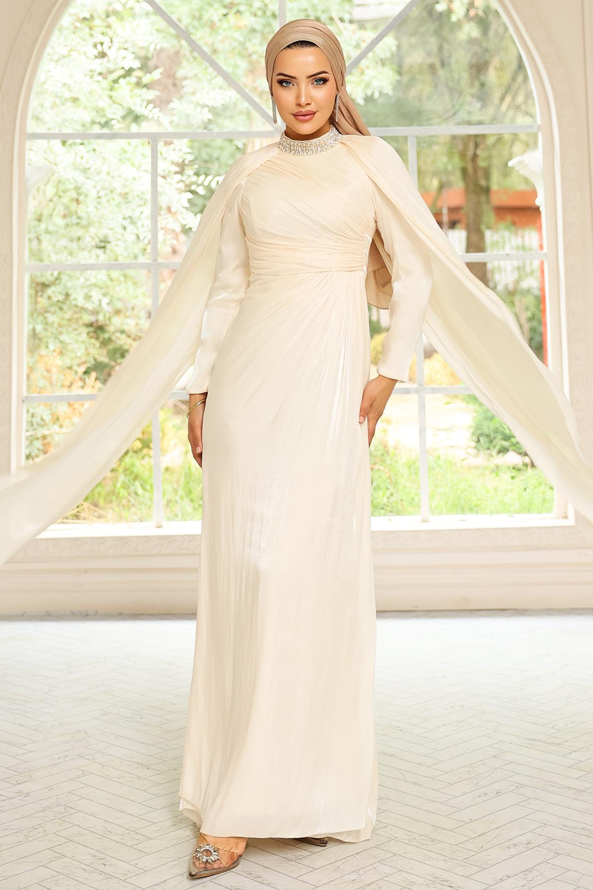 Yakası Taşlı Pelerin Detaylı Yoryo İpek Tesettür Abiye Elbise KREM 1247