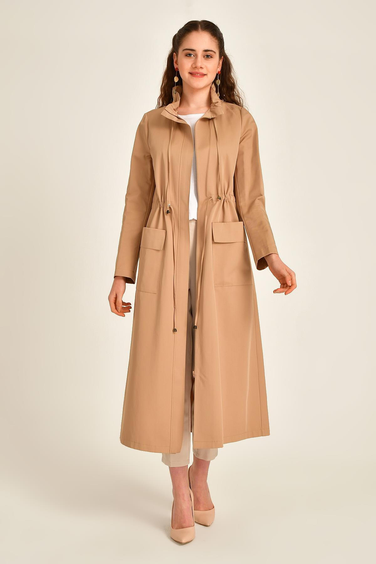 Yakası ve Beli Büzgülü Astarsız Uzun Trençkot KAMEL 6025
