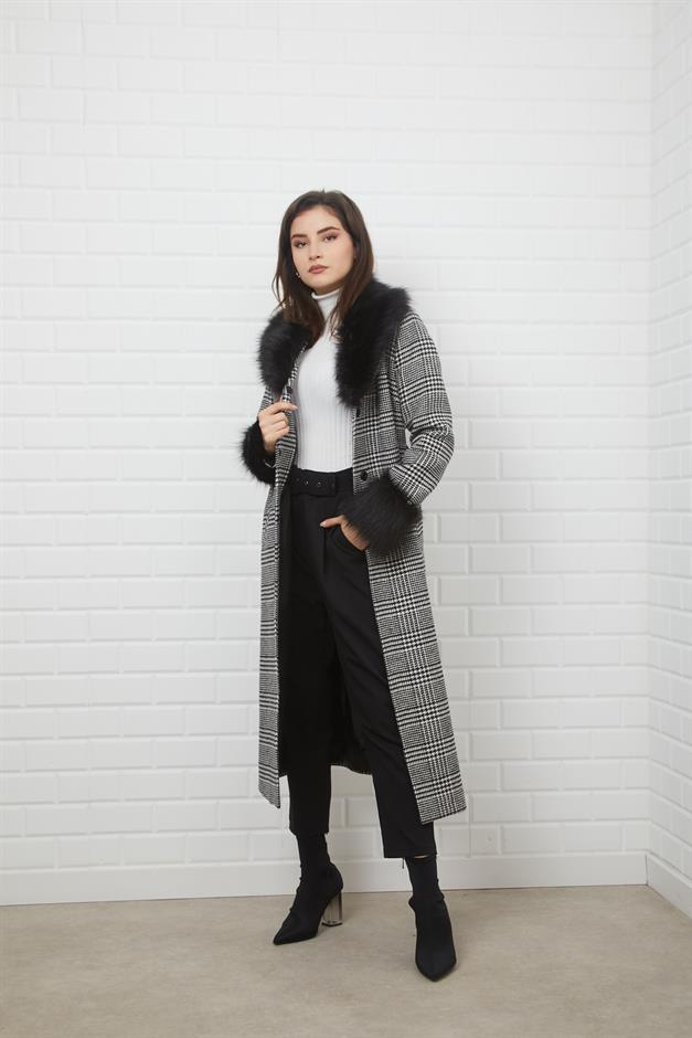 Yakası ve Kol Ağzı Seyyar Kürklü Erkek Yaka Ara Boy Kaban SİYAH-BEYAZ 3636