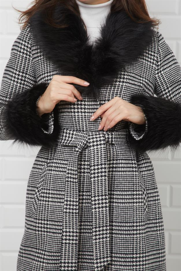 Yakası ve Kol Ağzı Seyyar Kürklü Erkek Yaka Ara Boy Kaban SİYAH-BEYAZ 3636