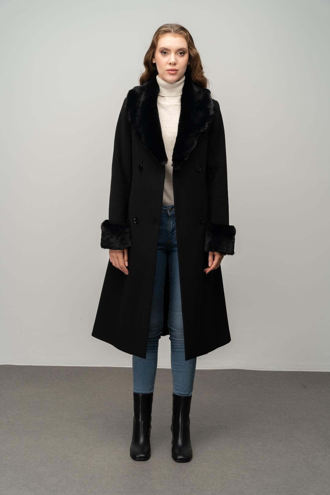 معطف متوسط الطول مبطن بالفرو، مزدوج الصدر، مع ياقة وأكمام قابلة للفصل أسود 3043