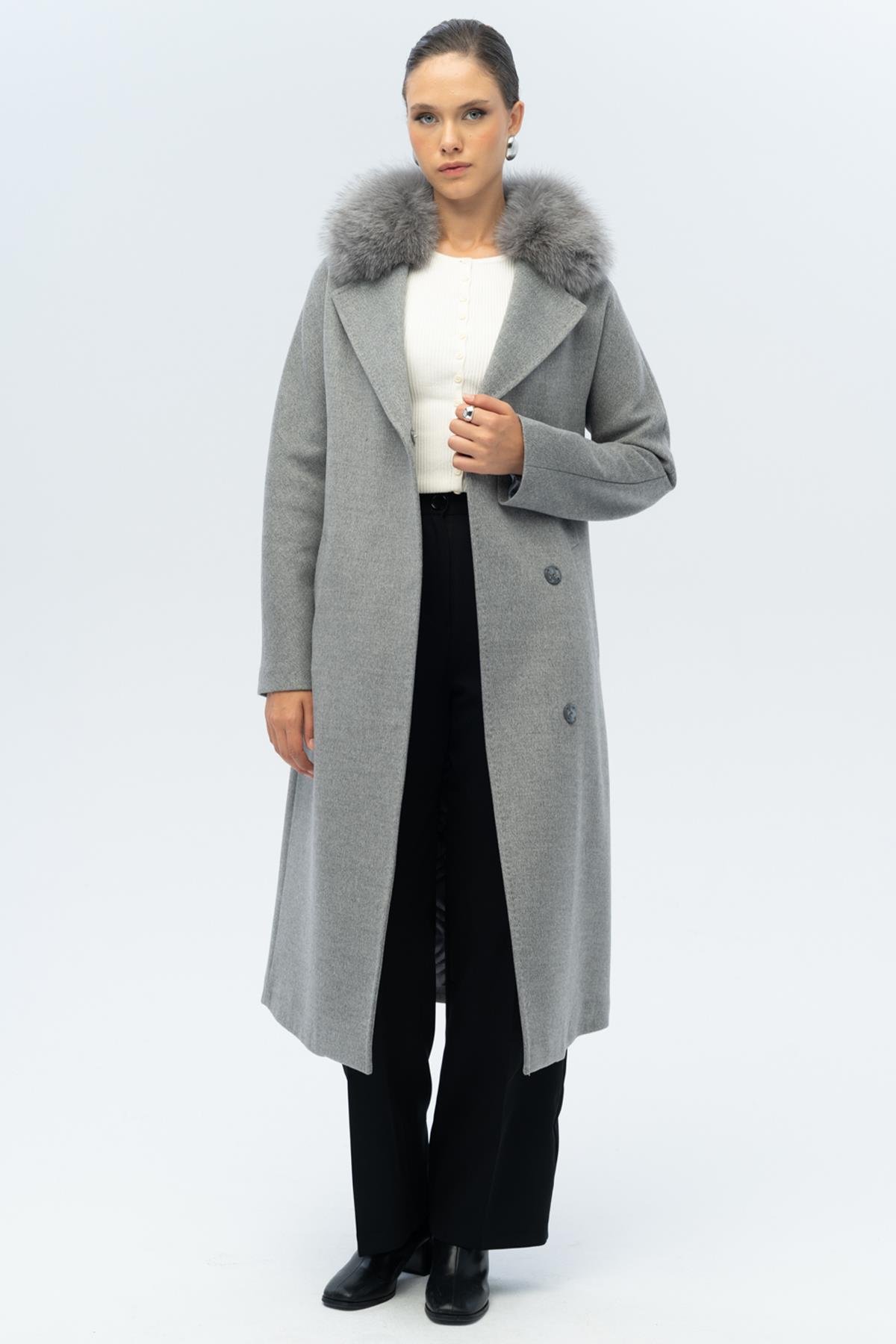 Yarasa Kol Yakası Çıkabilir Kürklü Punto Dikiş Detaylı Kaşmir Kaban GRİ 3120-TK