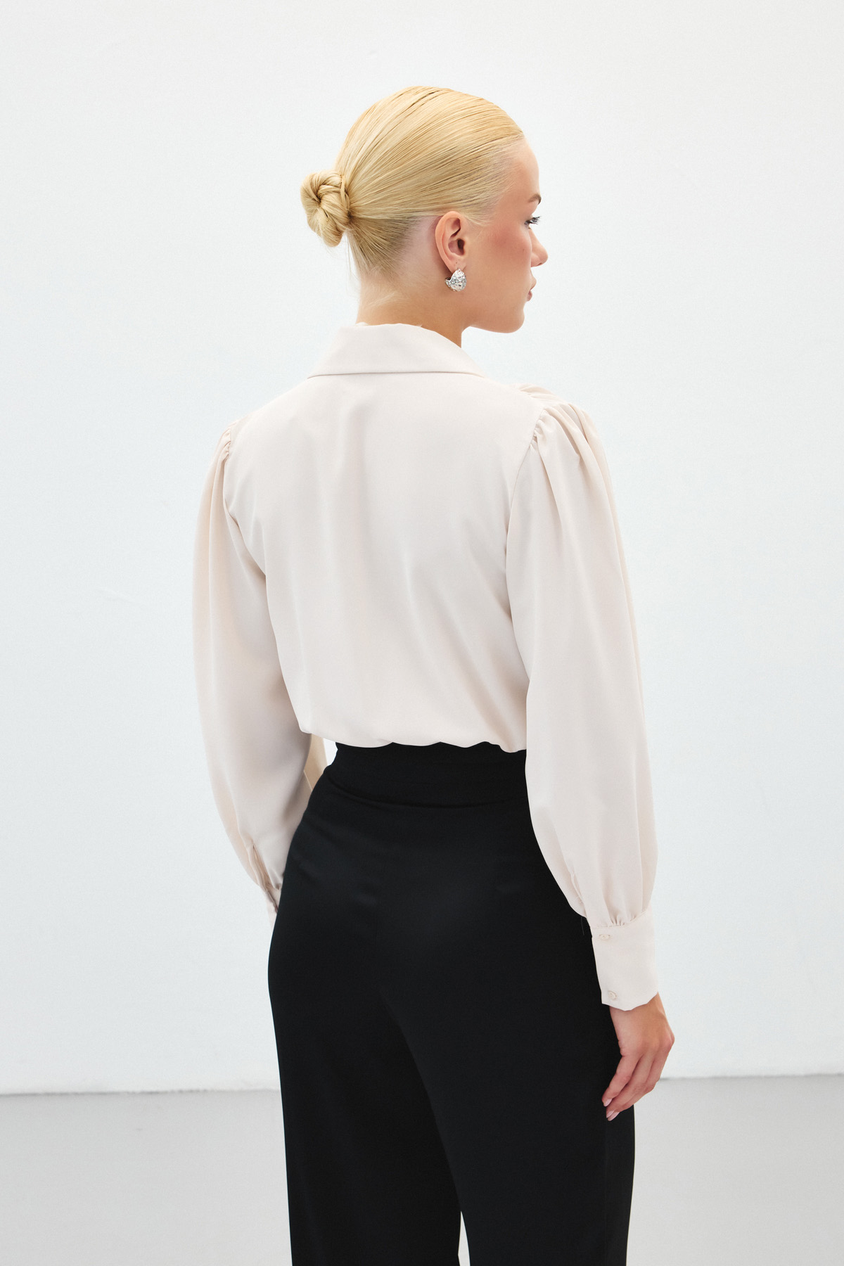 Aksesuar Detaylı Bodysuit Bluz - Bej