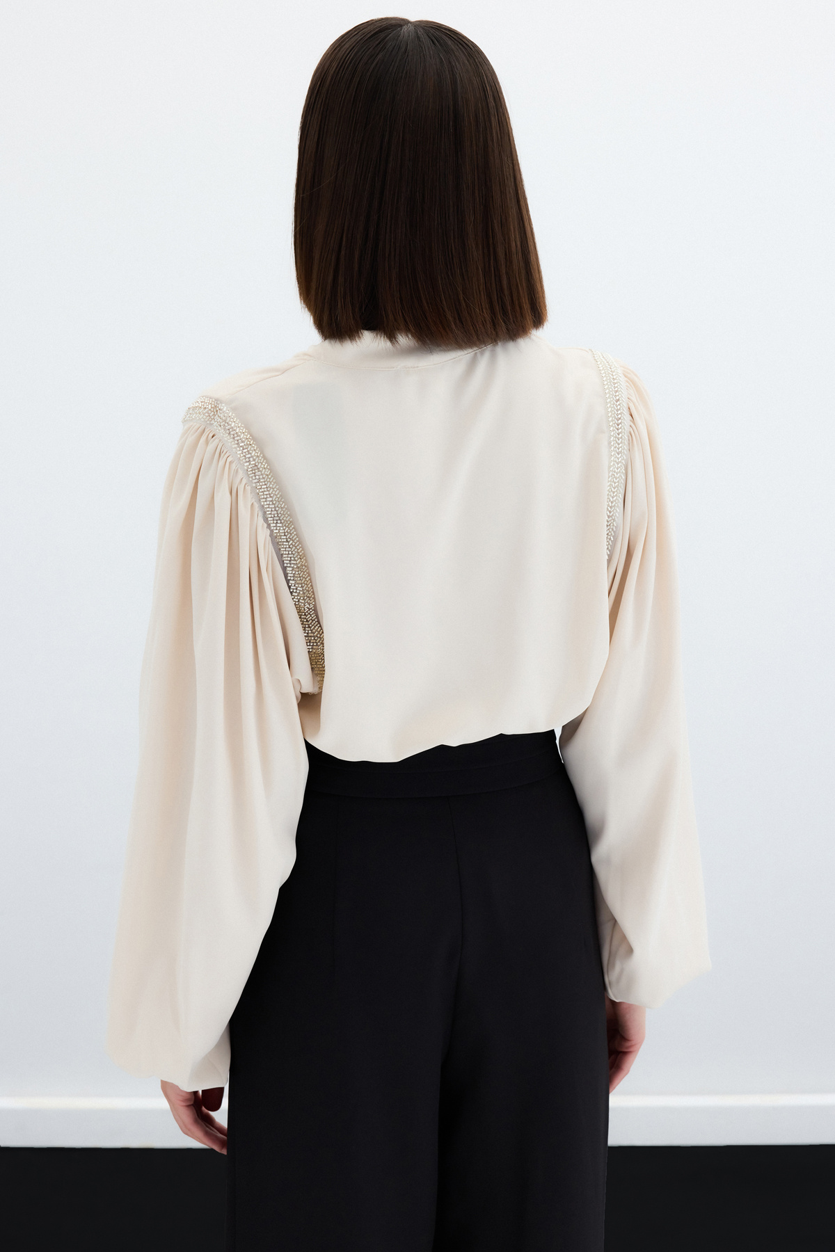 Aksesuar Detaylı Bodysuit Bluz - Bej