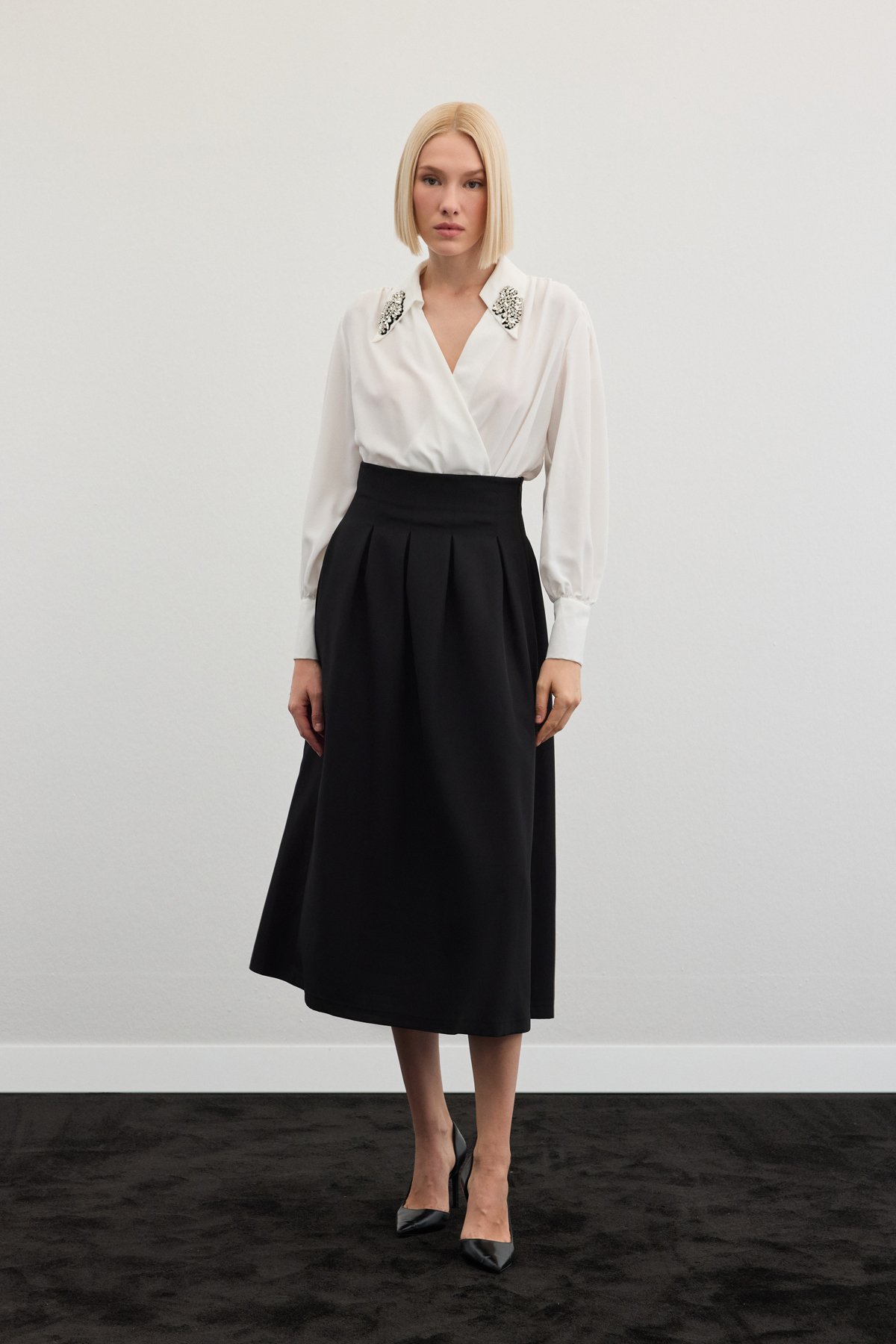 Aksesuar Detaylı Bodysuit Bluz - EKRU