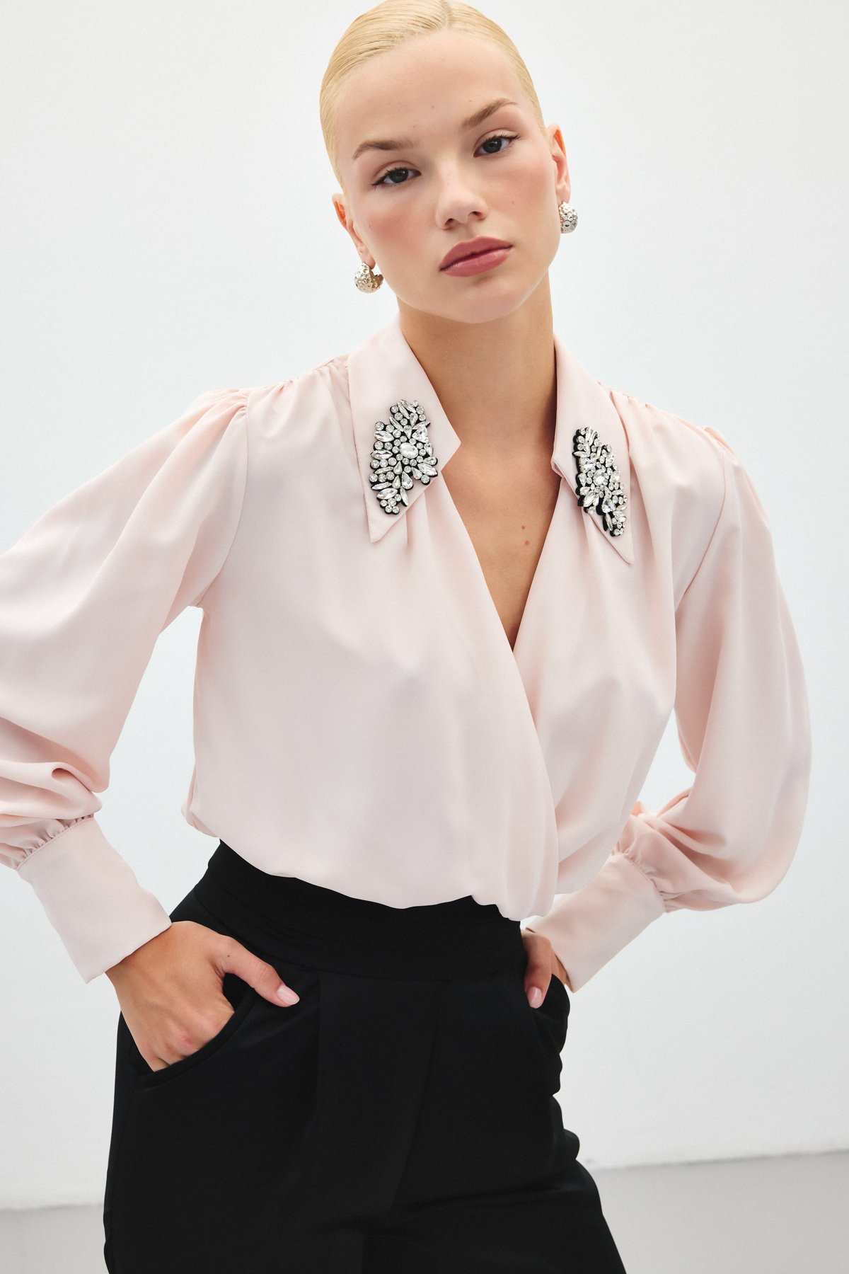 Aksesuar Detaylı Bodysuit Bluz - Pudra