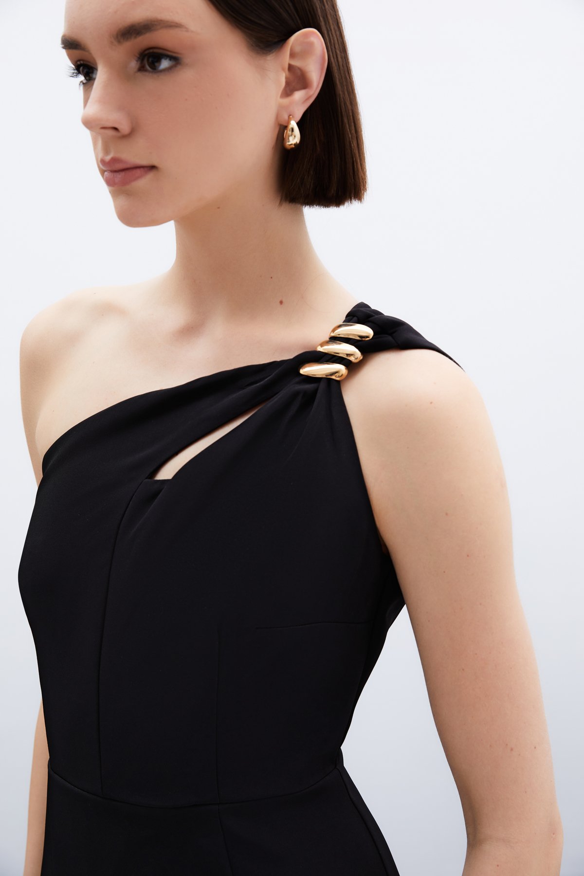 Aksesuar Detaylı Elbise - Siyah