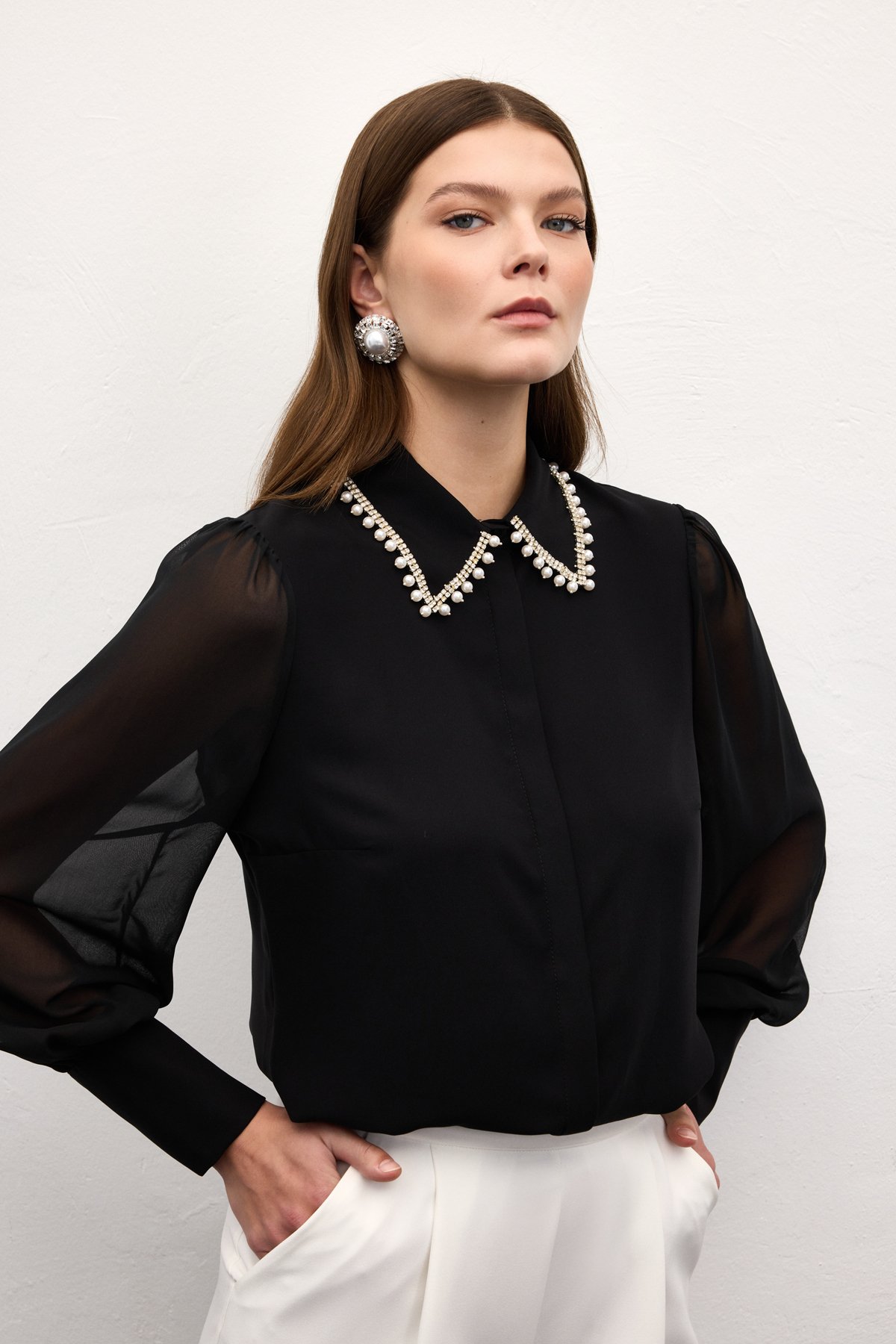 Aksesuar Yakalı Gömlek - Siyah
