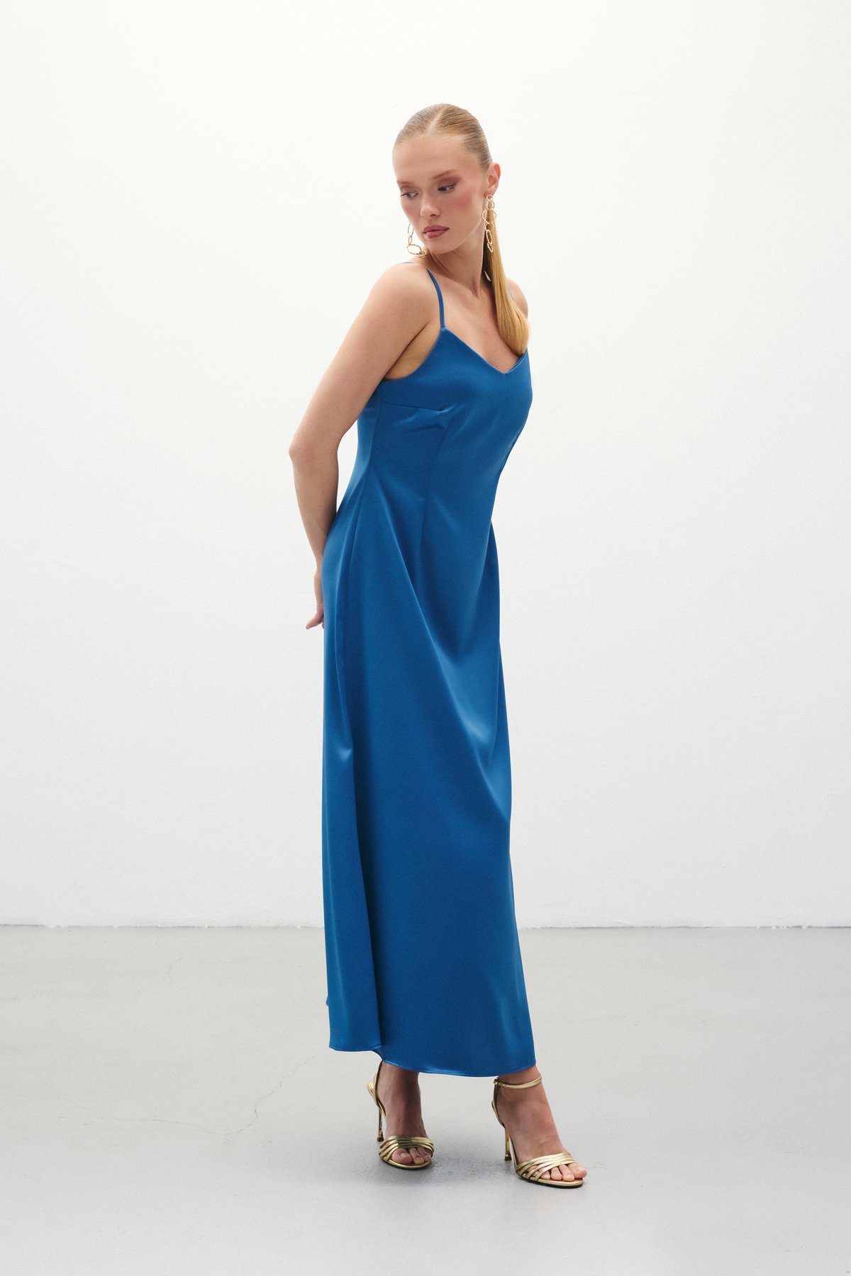 Askılı Uzun Saten Elbise - Sax Mavi