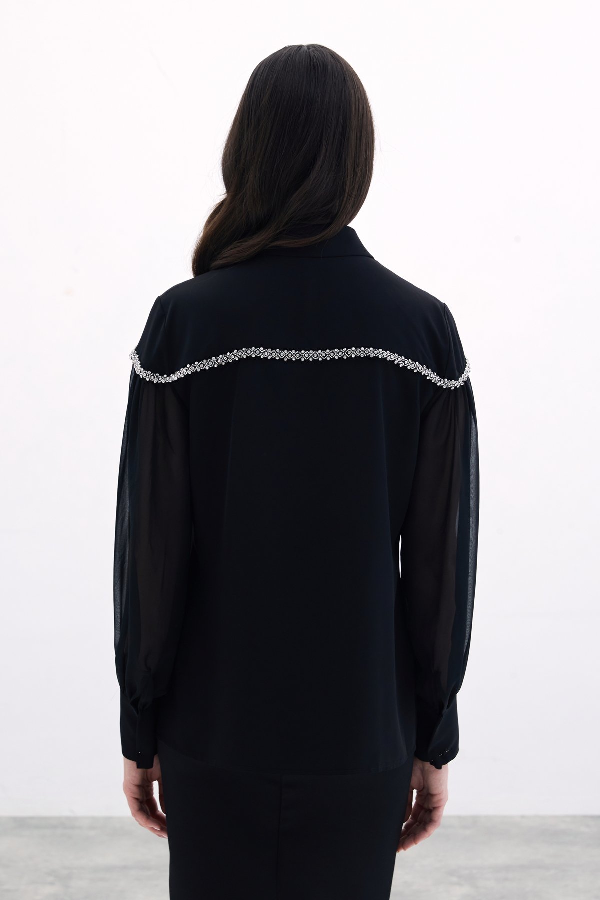 Balon Kollu Aksesuarlı Gömlek - Siyah