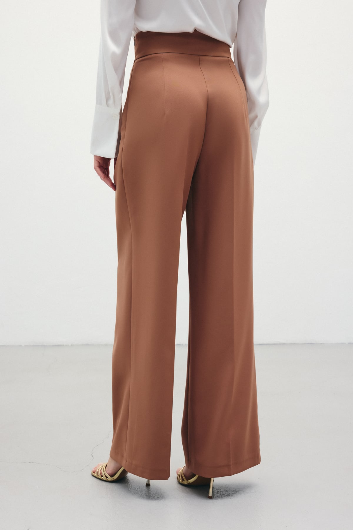 Bel Aksesuarlı Bol Paça Pantolon - Camel