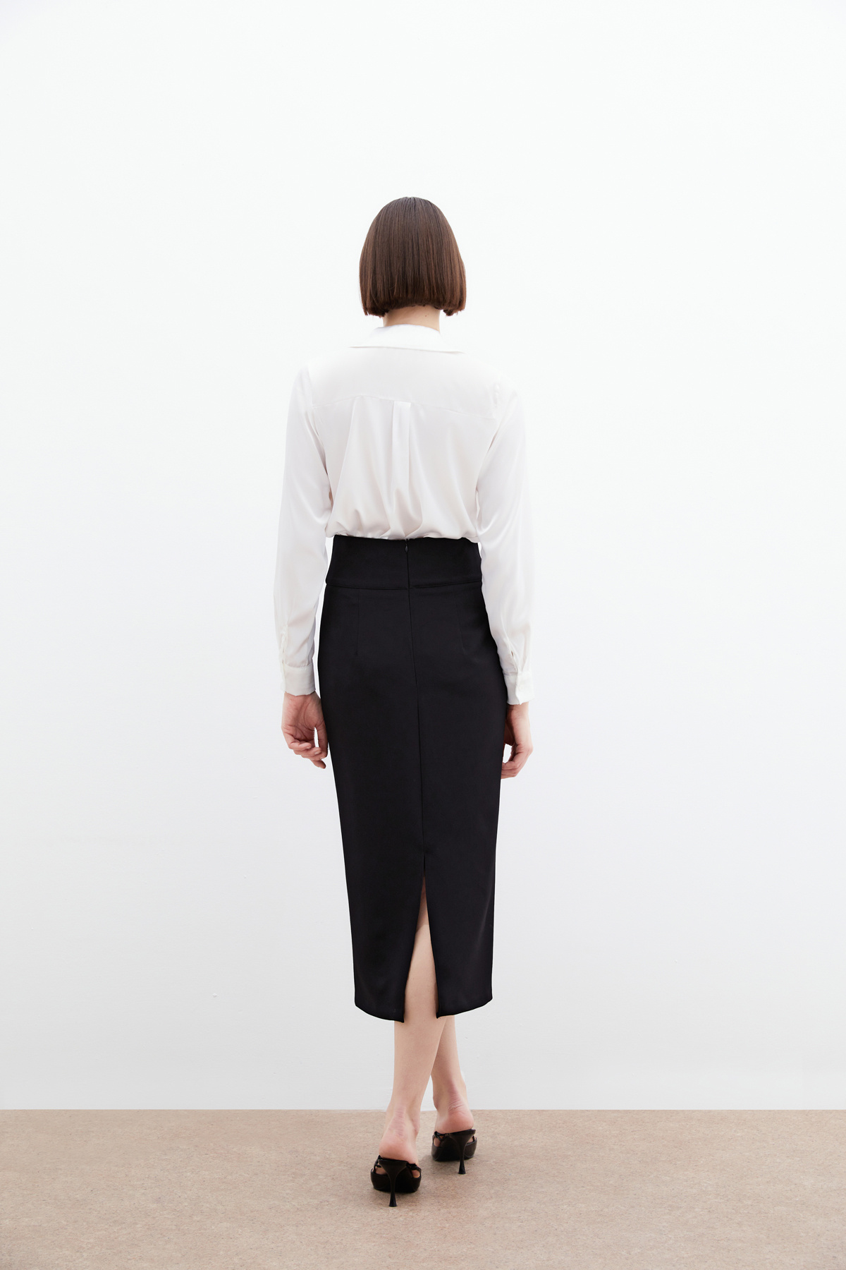 Bel Detaylı Kalem Etek - SİYAH