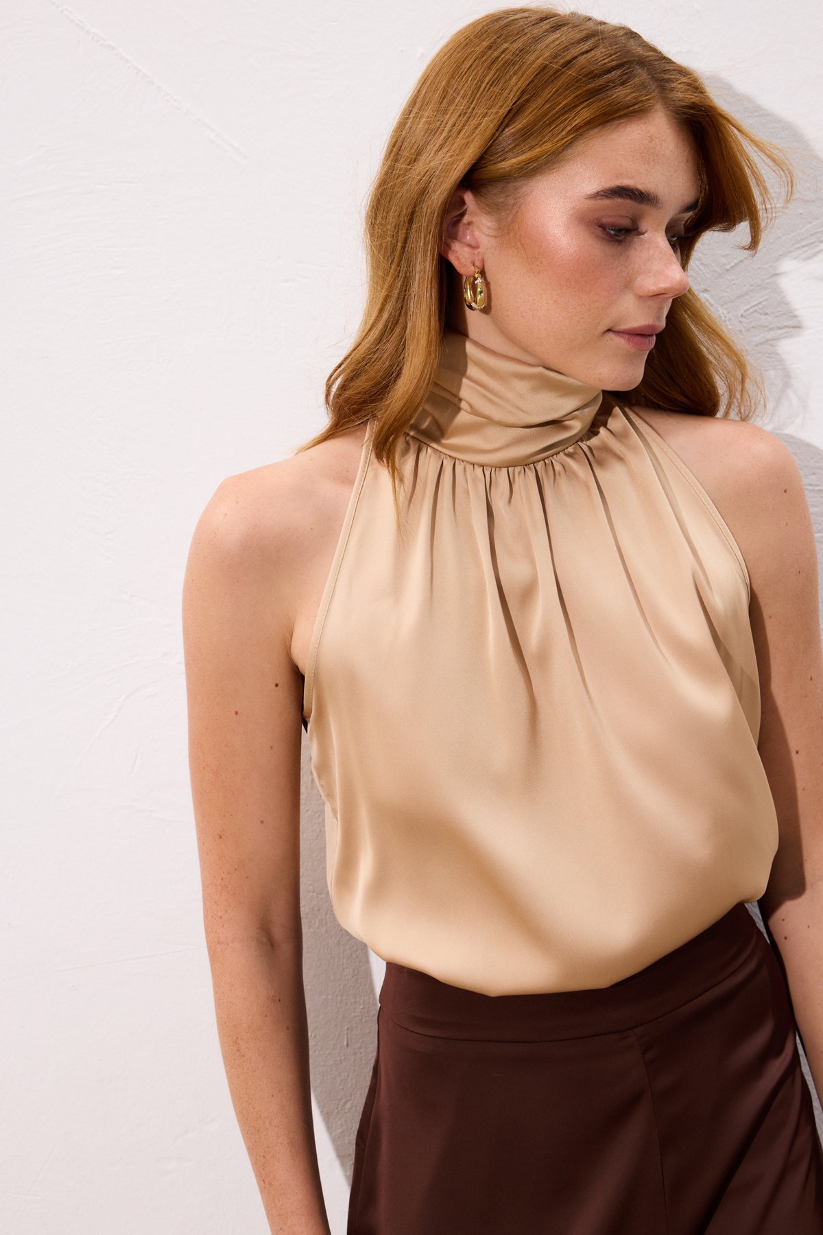 Boğazlı Kolsuz Bluz - Camel