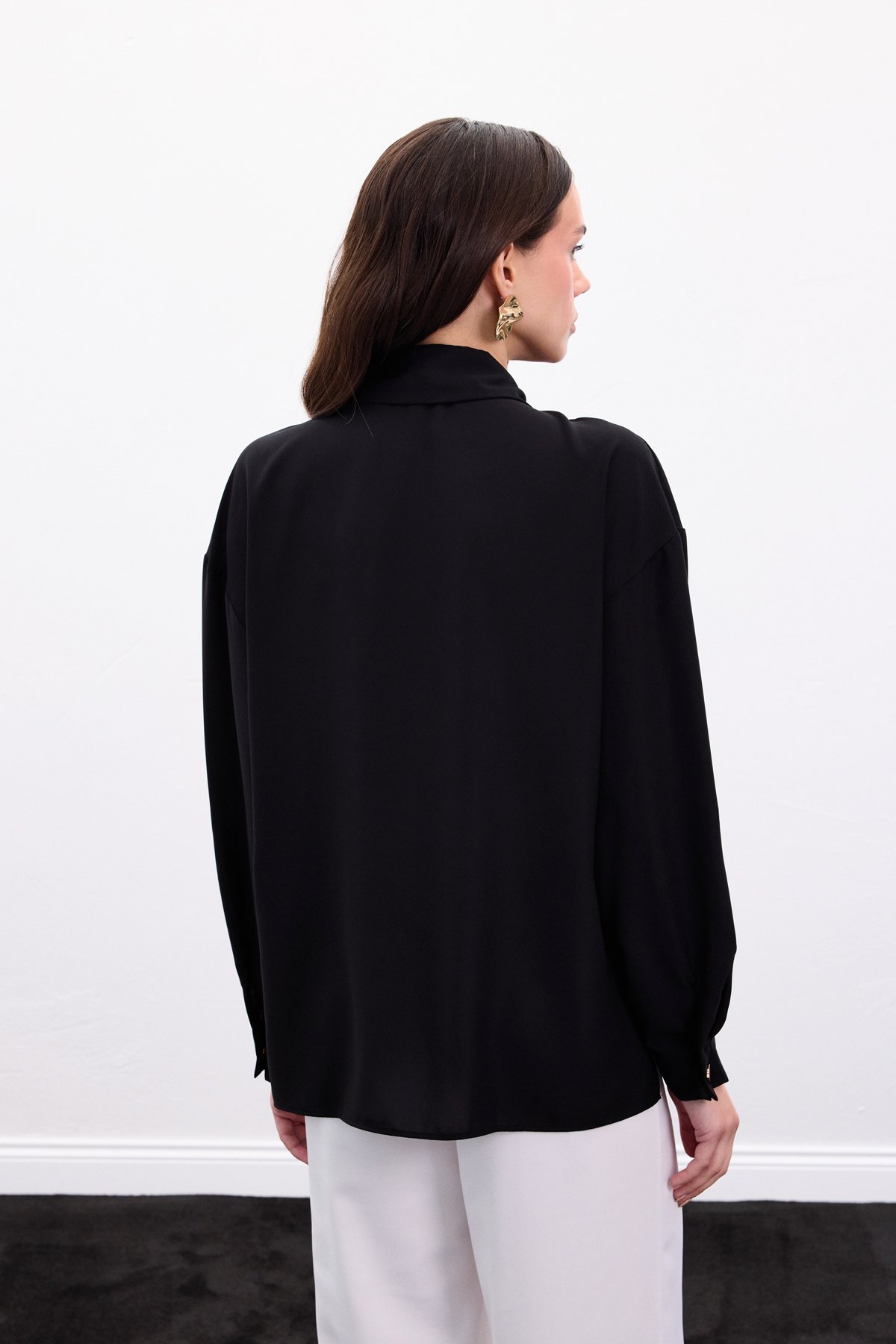 Çıtçıt Detaylı Gömlek - Siyah