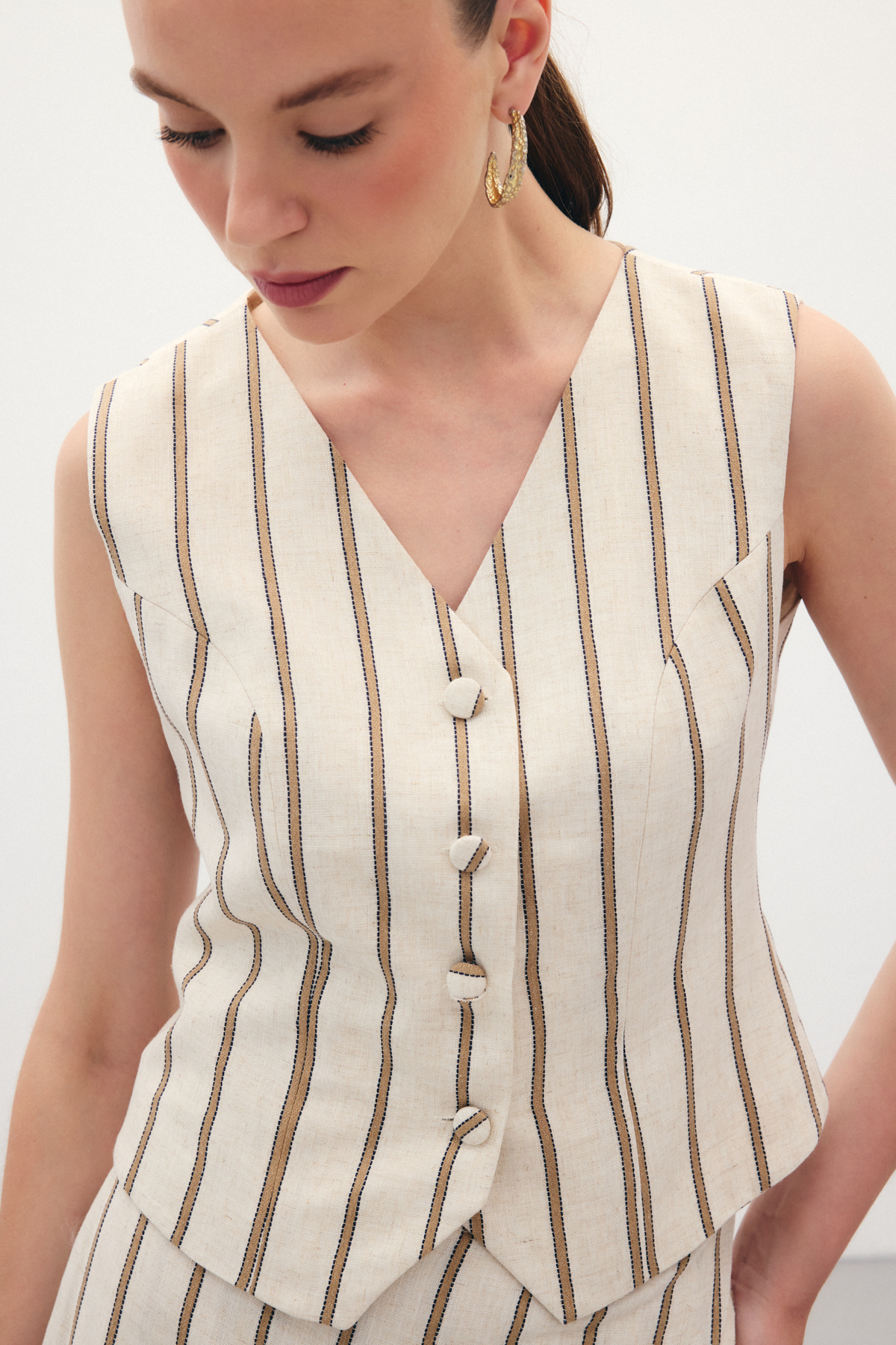Çizgili Keten Karışımlı Yelek - Camel