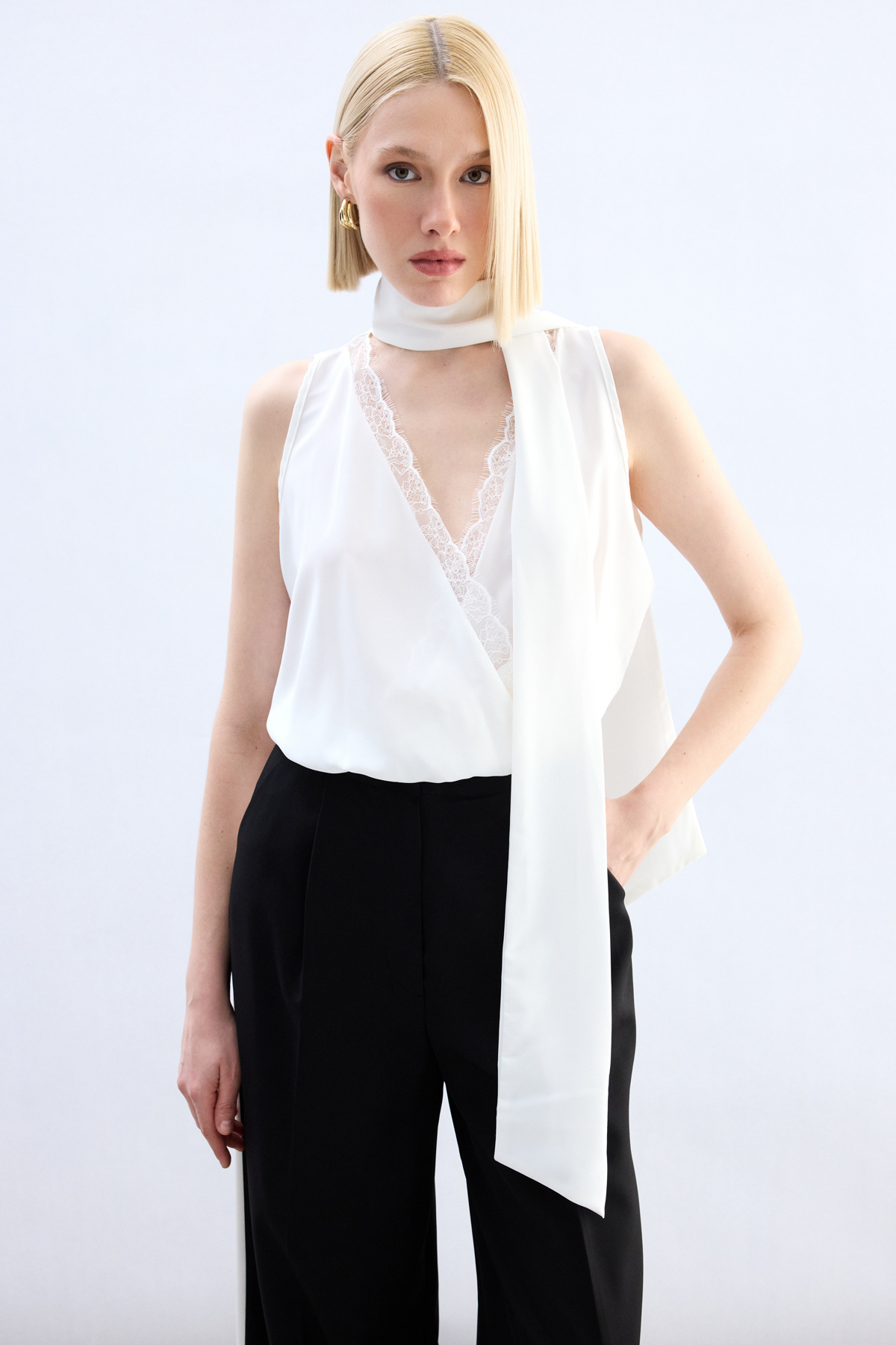 Dantel Detaylı Bodysuit Bluz - Ekru