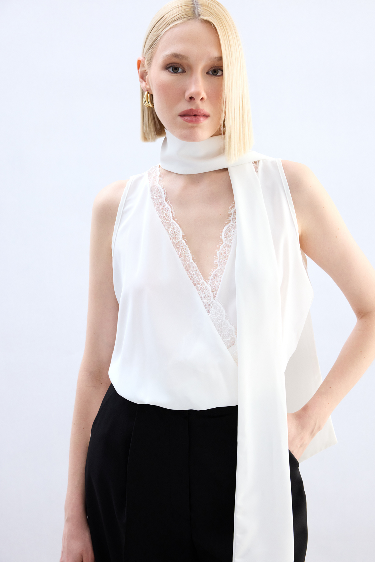 Dantel Detaylı Bodysuit Bluz - Ekru