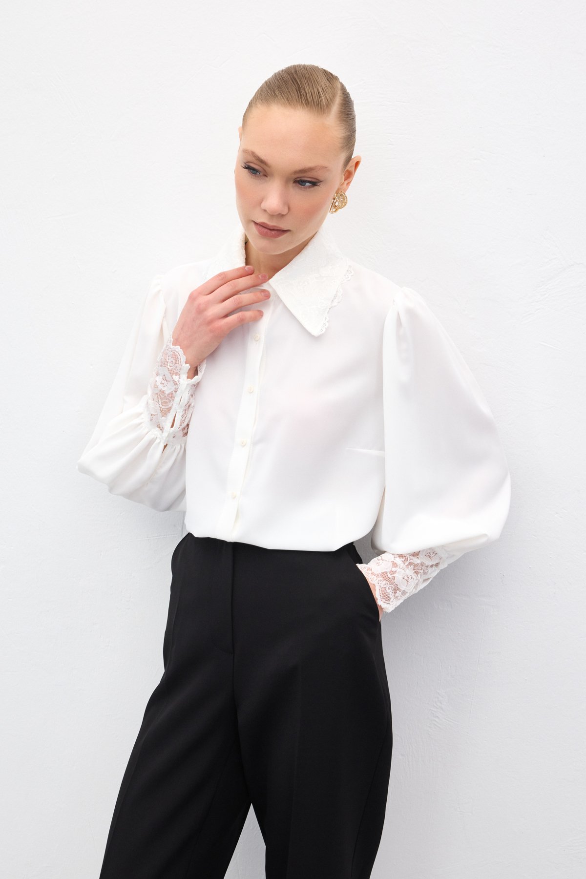 Dantel Manşetli Gömlek - Ekru