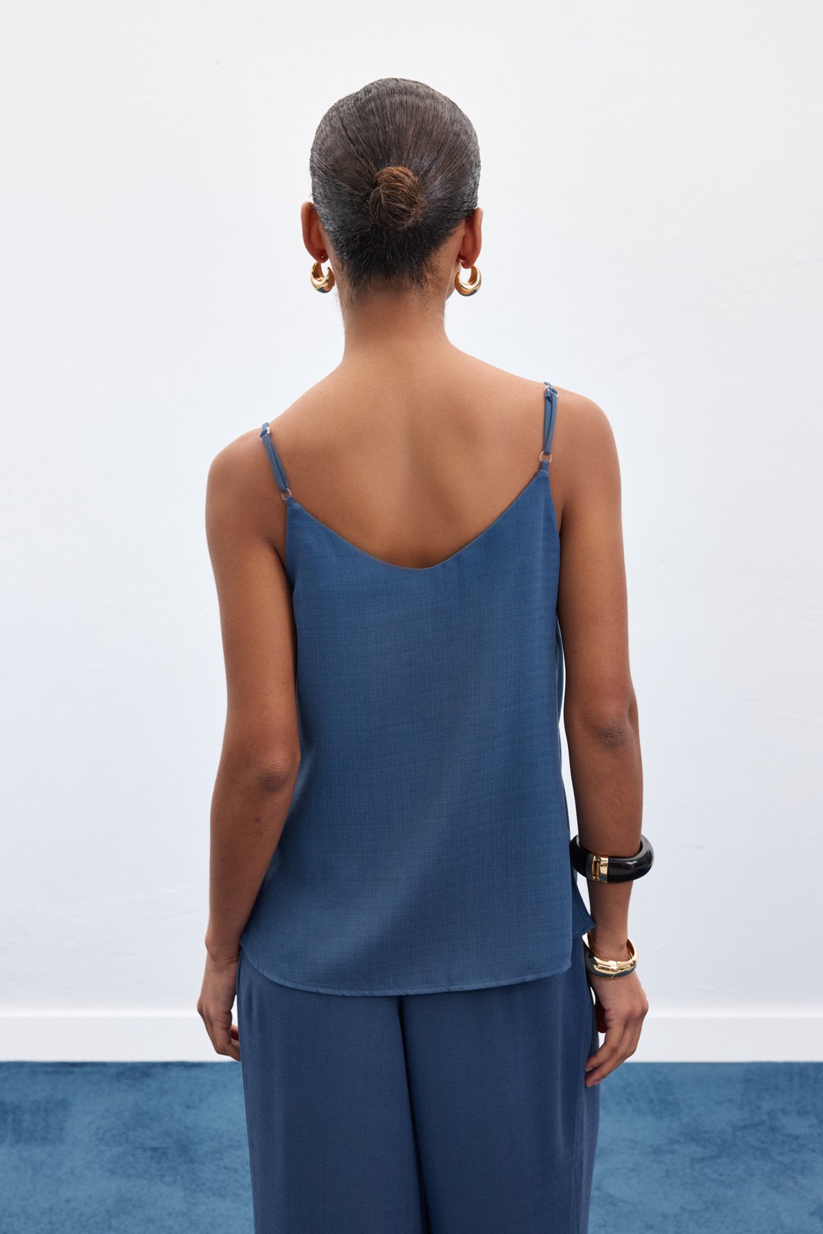 Degaje Yaka Dökümlü Bluz - İndigo