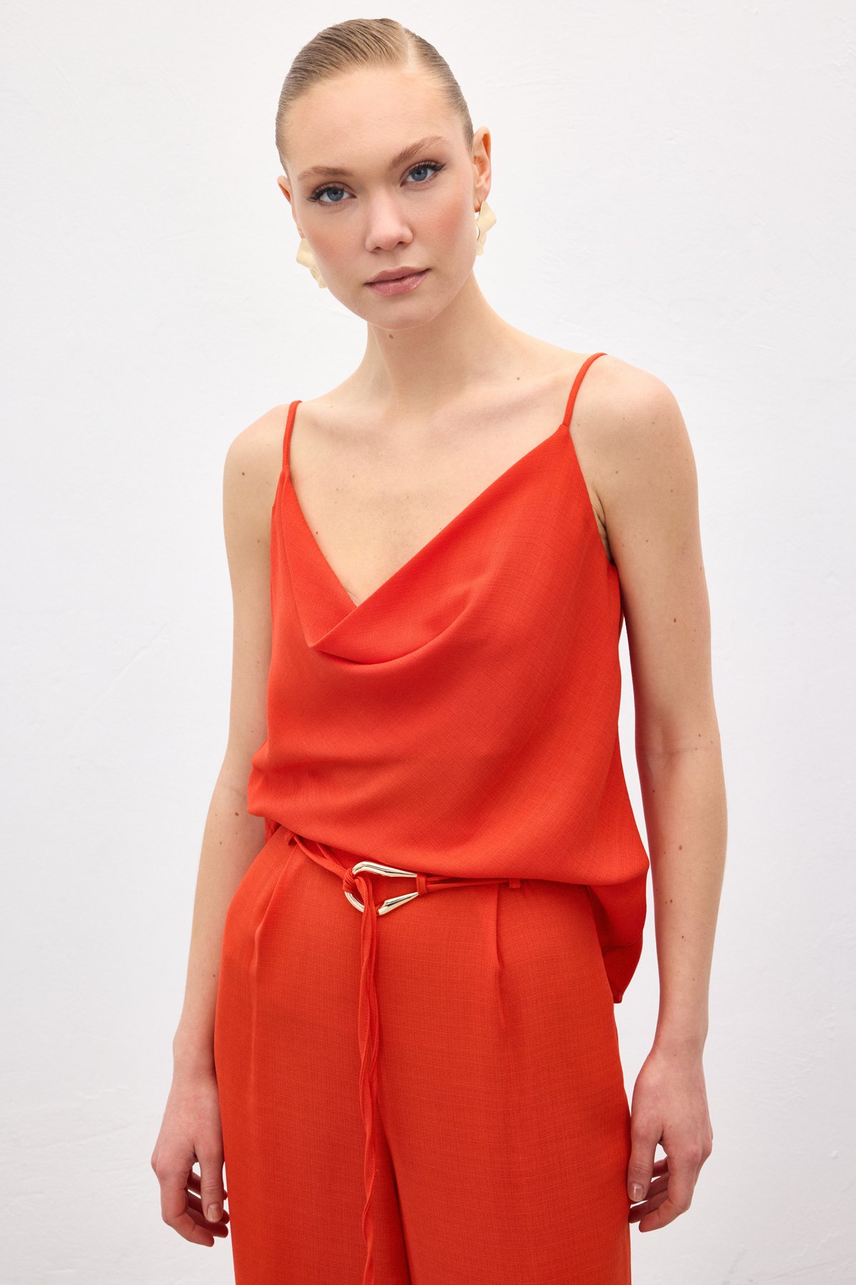 Degaje Yaka Dökümlü Bluz - Oranj