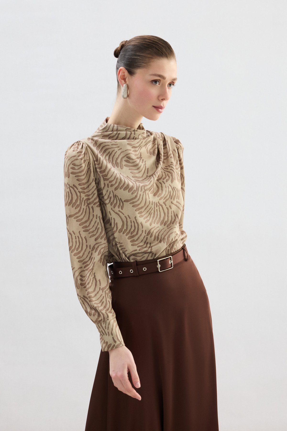 Drape Detaylı Desenli Bluz - Vizon