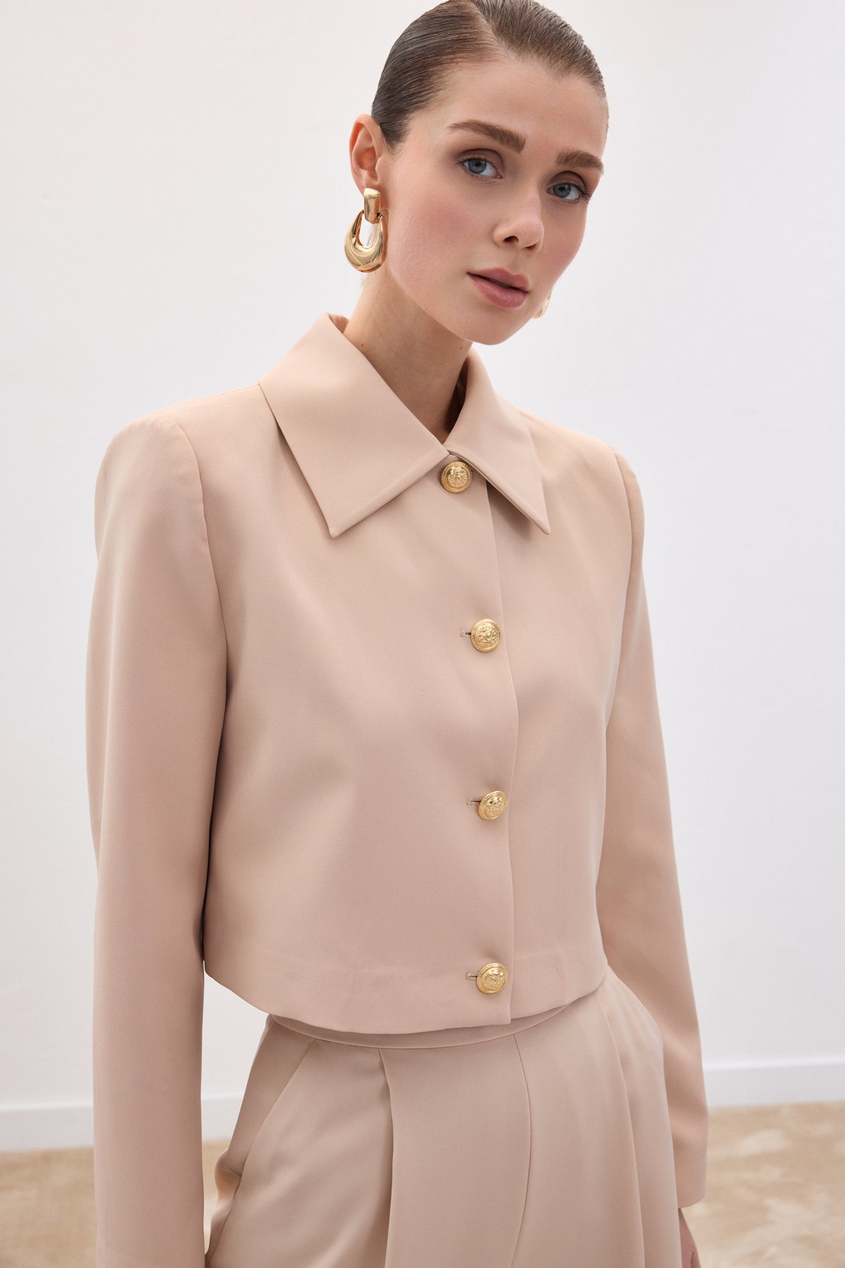 Düğmeli Kısa Ceket - Bej