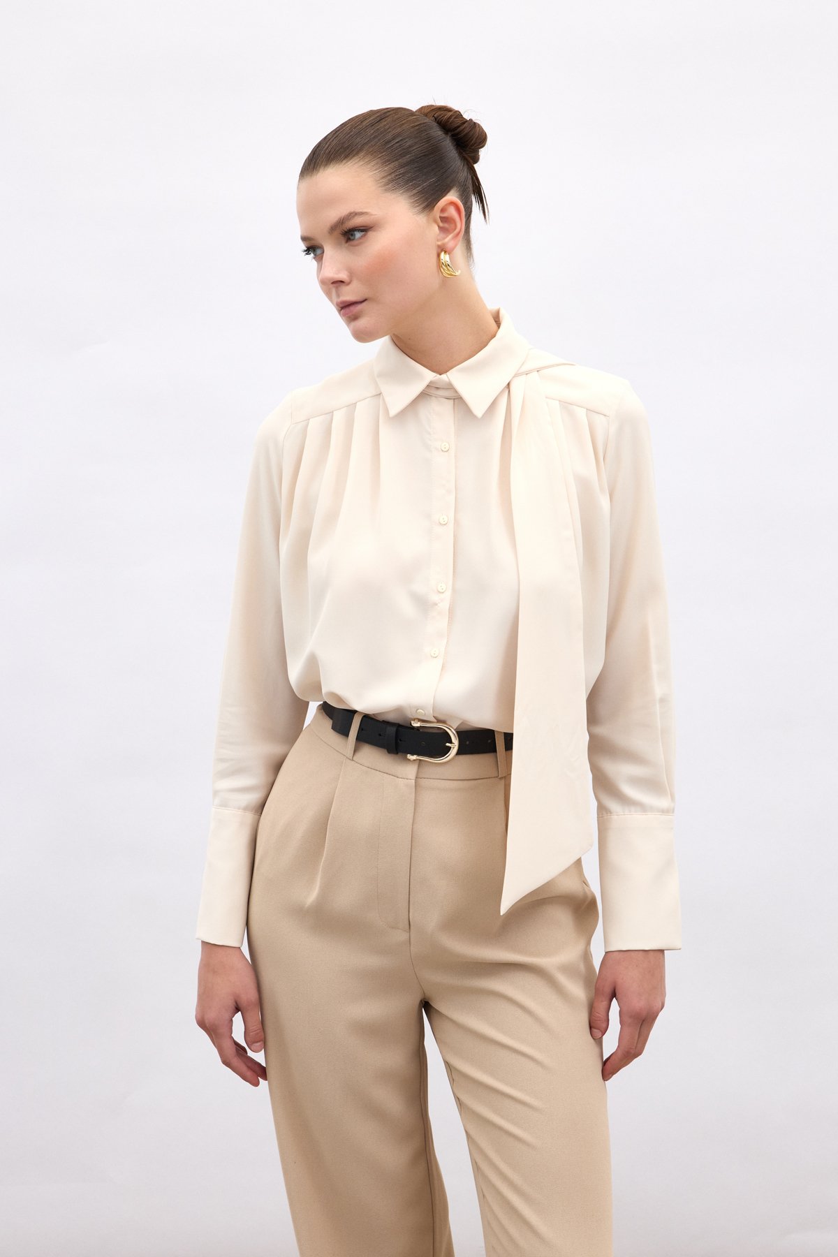 Fularlı Gömlek - Bej