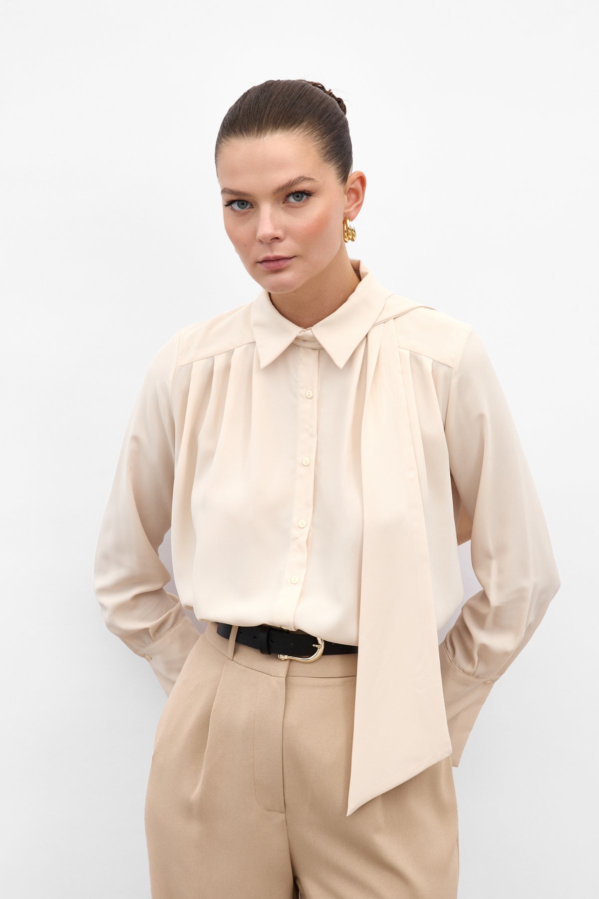 Fularlı Gömlek - Bej