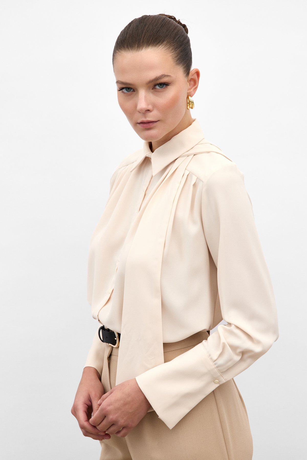 Fularlı Gömlek - Bej