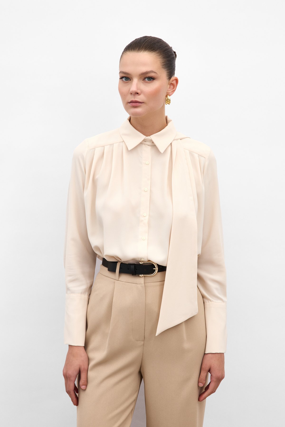 Fularlı Gömlek - Bej