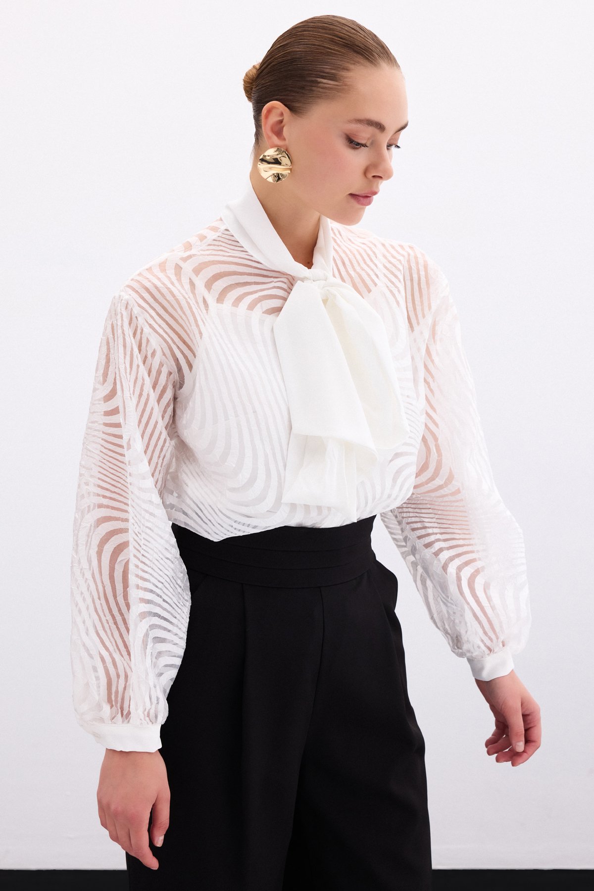 Fularlı Zebra Desenli Gömlek - Ekru