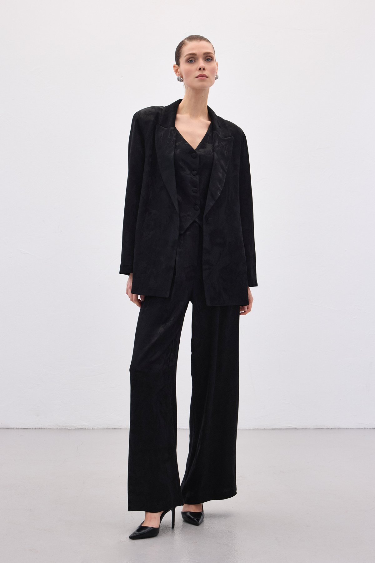 Jakarlı Uzun Ceket - Siyah