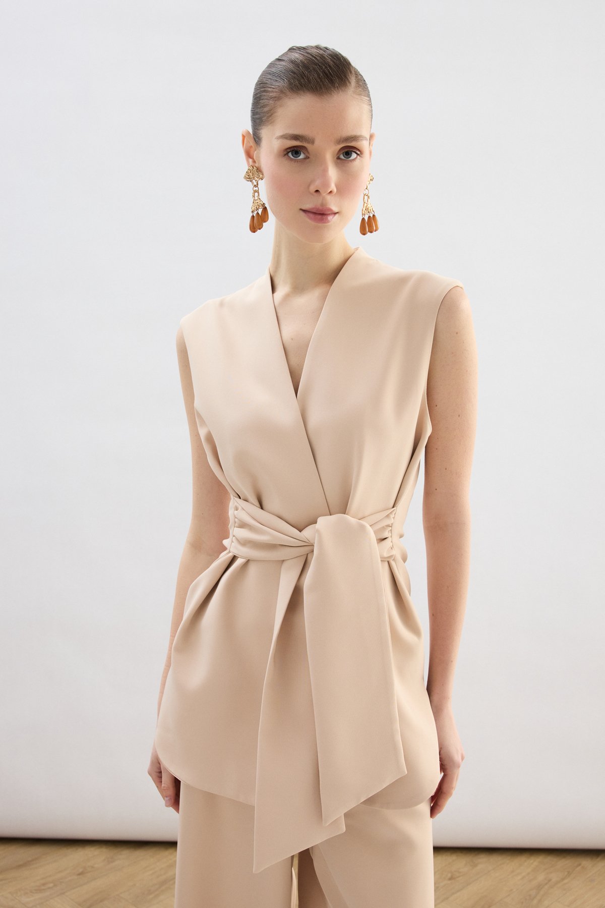 Kalın Kuşaklı Yelek - Bej