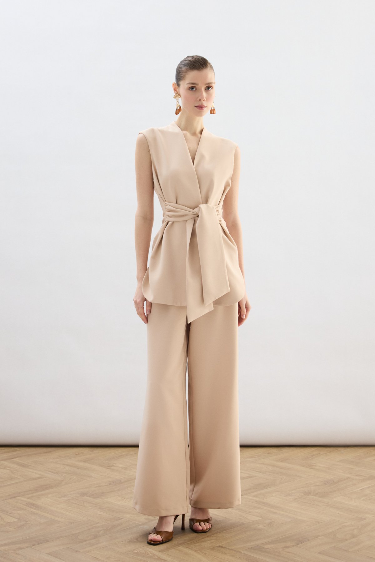 Kalın Kuşaklı Yelek - Bej