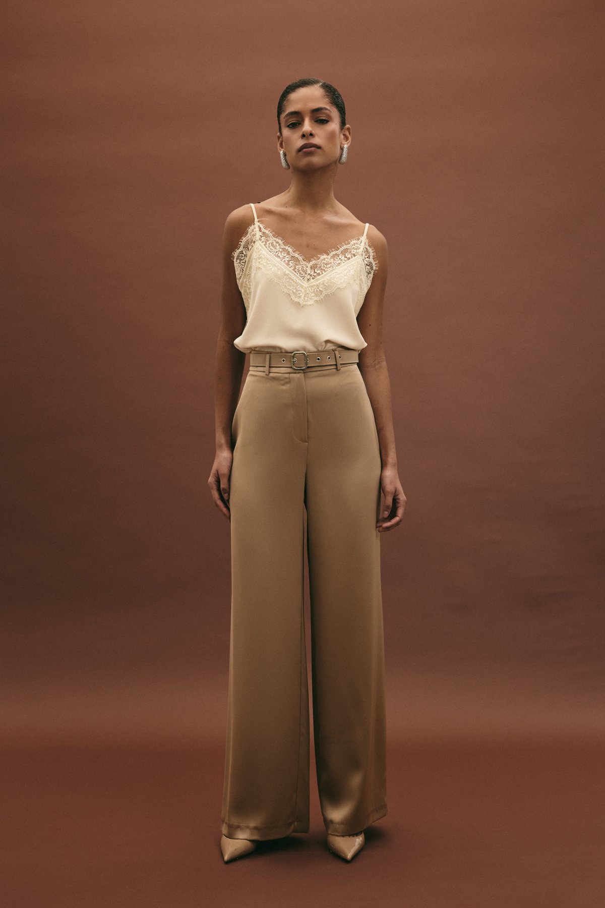 Kemer Detaylı Saten Pantolon - Vizon